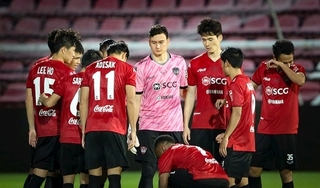 Đặng Văn Lâm đón niềm vui bất ngờ từ Muangthong United