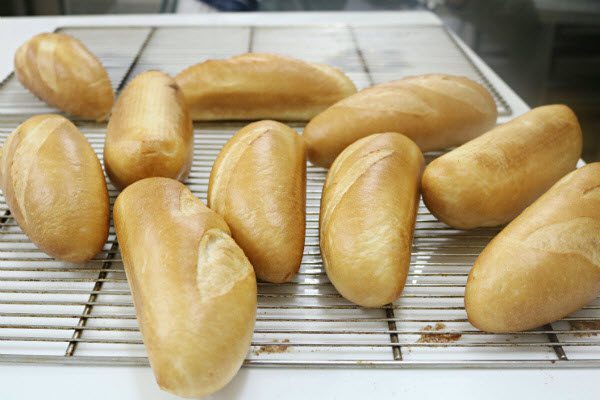 Cách làm bánh mì đơn giản, thơm ngon bằng nồi chiên không dầu2