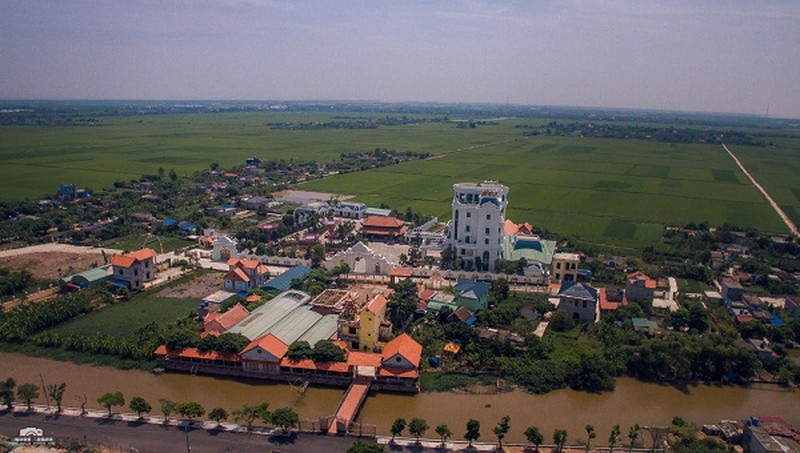 Chủ nhân tòa lâu đài xa hoa có sân đỗ trực thăng ở Thái Bình là ai7