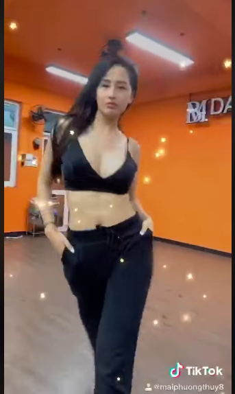Hoa hậu Mai Phương Thúy khoe vũ đạo nóng bỏng cùng màn catwalk 'thần sầu'
