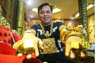 Phúc XO-người đàn ông đeo nhiều vàng nhất Việt Nam sắp hầu tòa