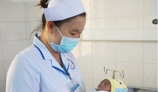 Tìm người nhận nuôi em bé bị bỏ rơi tại bệnh viện