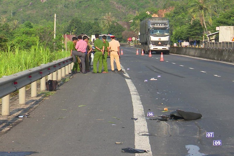 Xe tải đâm chết người ở Phú Yên chạy về Hà Nội trốn