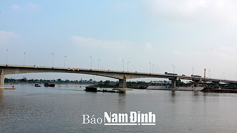 Nam Định: Truy tìm thi thể người đàn ông trên sông Đào