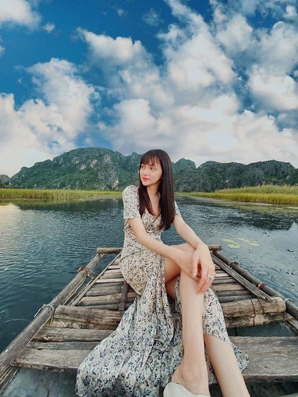  Photoshop quá đà, Hương Giang Idol bị soi đôi chân dài đến kỳ dị