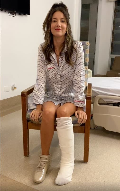 Cựu hoa hậu Colombia bị cưa chân trái vì biến chứng sau phẫu thuật