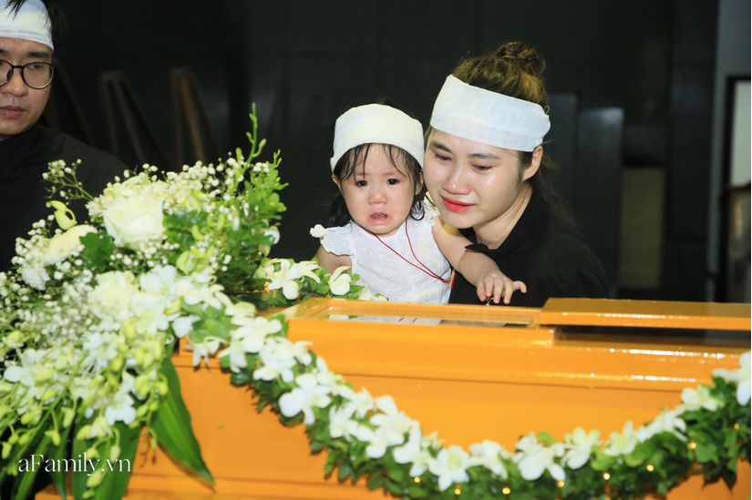 Đám tang đẫm nước mắt của MC Diệu Linh