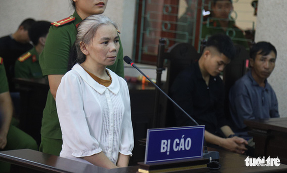 Xử phúc thẩm vụ sát hại nữ sinh giao gà: Bùi Thị Kim Thu bỗng bạc trắng đầu