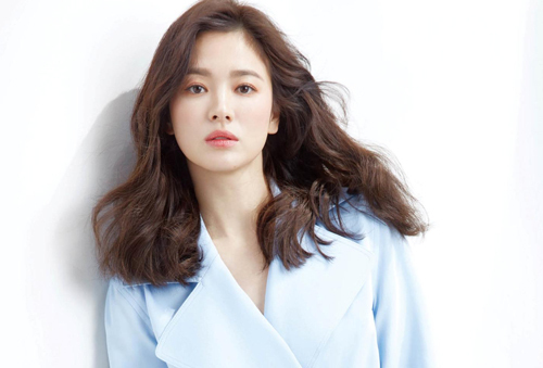 Động thái mới nhất của Song Hye Kyo trước tin đồn Song Joong Ki hẹn hò nữ luật sư