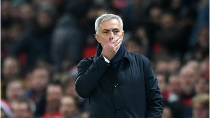 HLV Mourinho bất mãn với quyết định của trọng tài trong trận hòa Man United
