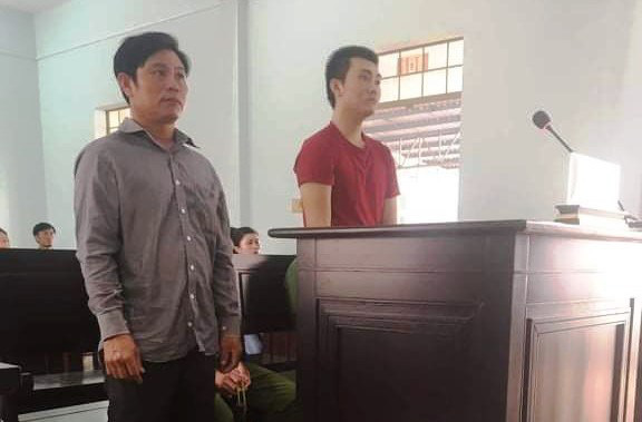 Hai cha con thay nhau hãm hại cô gái thiểu năng đến sinh con