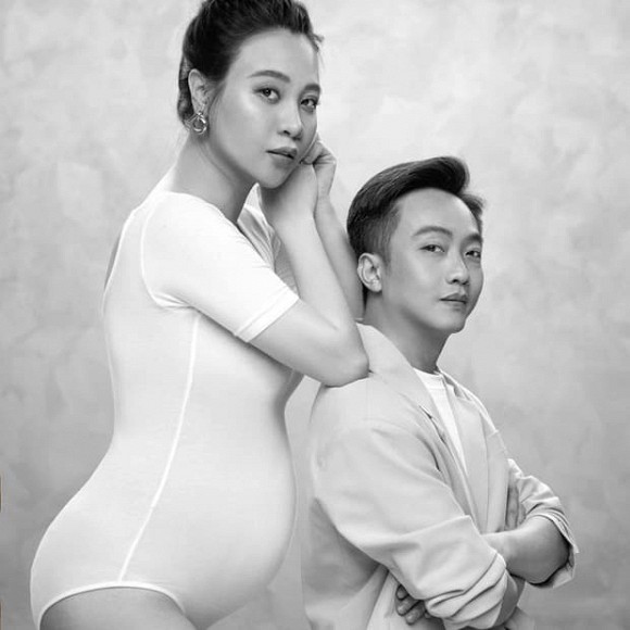 Đàm Thu Trang bất ngờ khoe bụng bầu, chính thức xác nhận mang thai con đầu lòng với Cường Đô La