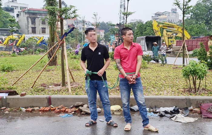 Kẻ đâm tử vong lái xe ôm do tranh giành khách bị khởi tố