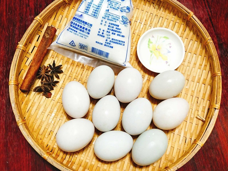 Cách làm trứng muối cực ngon, cực đơn giản ngay tại nhà