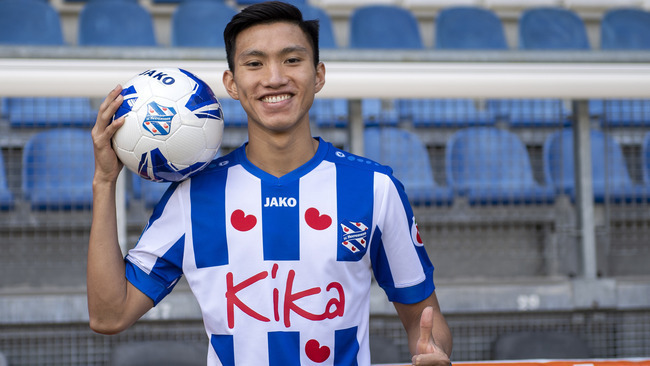 Hà Nội FC ra quyết định bất ngờ về thương vụ Đoàn Văn Hậu