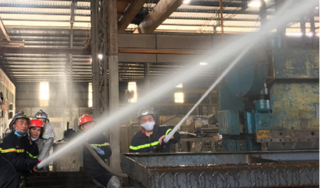 Hóa chất vụ cháy kho xưởng ở Long Biên là cồn methanol?