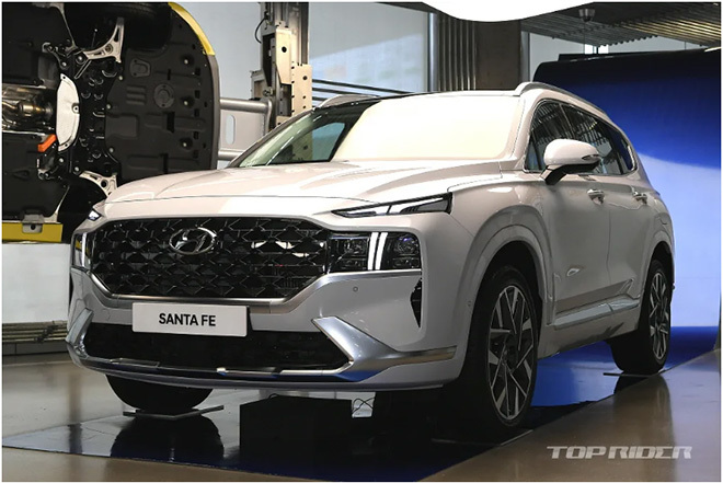 Hyundai SantaFe 2021 giá từ 620 triệu đồng có gì đặc biệt?