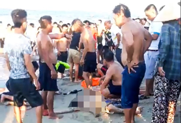 Quảng Nam, 3 thanh niên chết đuối thương tâm khi tắm biển