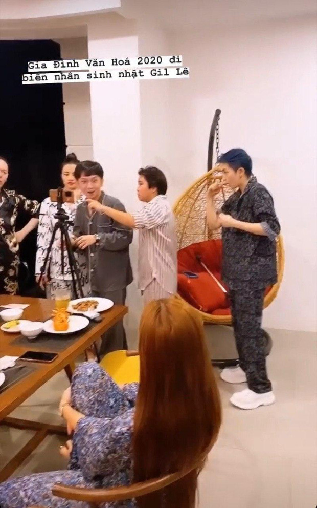 Hoàng Thuỳ Linh diện pyjama đôi, cực tình tứ trong tiệc sinh nhật Gil Lê