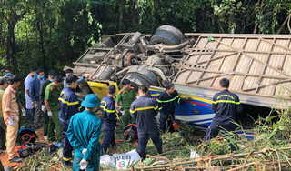 Thêm một nạn nhân tử vong trong vụ xe khách lao xuống vực ở Kon Tum