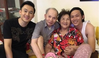 Dương Triệu Vũ đăng ảnh bố mẹ và anh trai Hoài Linh, fan trầm trồ vì quá giống nhau
