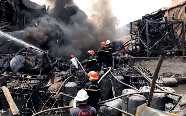 73,84 tấn chất thải độc hại được tạo ra từ vụ cháy kho hóa chất ở Long Biên