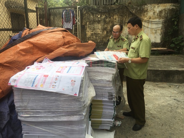 Phát hiện xưởng in sách có dấu hiệu in lậu tại Hà Nội