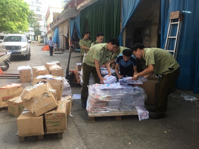 Một xưởng in sách có dấu hiệu in lậu tại Hà Nội