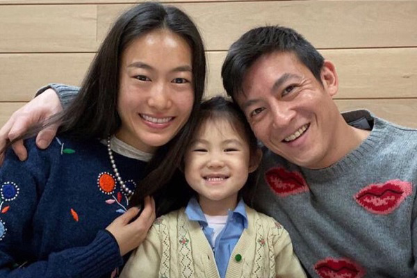 Trần Quán Hy hạnh phúc bên vợ và con gái