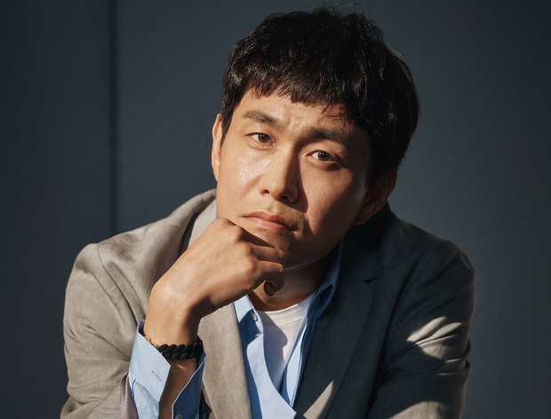 'Anh trai' Kim Soo Hyun trong 'Điên Thì Có Sao' ngoài đời mắc căn bệnh hiếm gặp trên thế giới