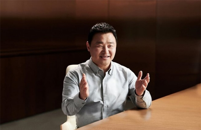 Ông Tae-moon Roh, Giám đốc điều hành mảng thiết bị di động của Samsung.