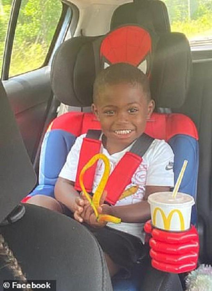 Bé trai 3 tuổi tự nổ súng bắn vào đầu tử vong