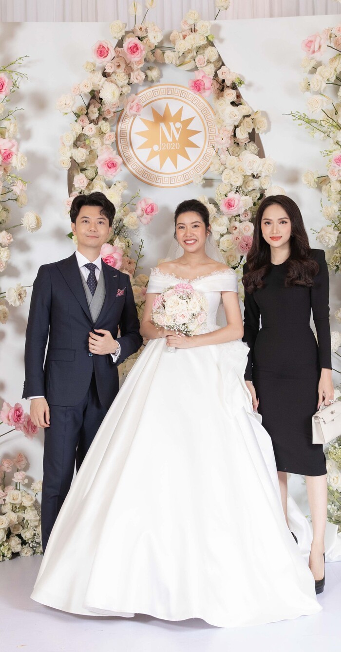Được mời lên hát góp vui tại đám cưới Á hậu Thuý Vân, Hương Giang khiến BTC 'cạn lời' với danh sách bài hát