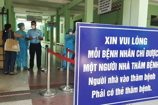 Phong tỏa Bệnh viện Đà Nẵng và lấy mẫu xét nghiệm hơn 2.000 nhân viên