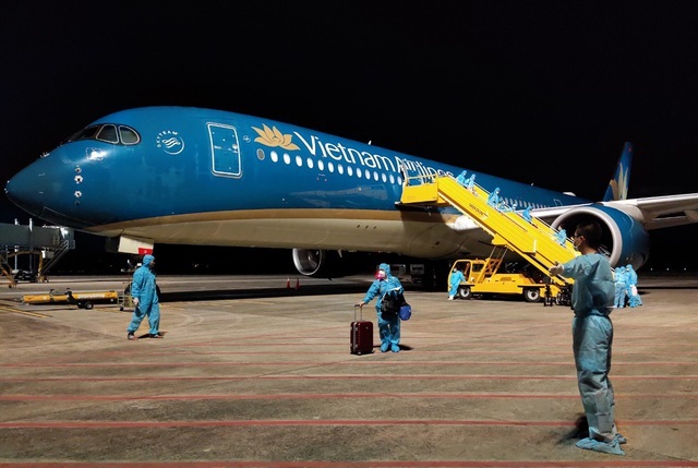 Sân bay Vân Đồn đón 276 công dân Việt Nam trở về từ Mỹ