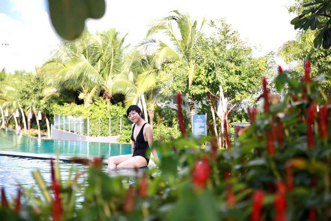 MC Thảo Vân hiếm hoi đăng ảnh bikini, bạn gái Công Lý có hành động bất ngờ