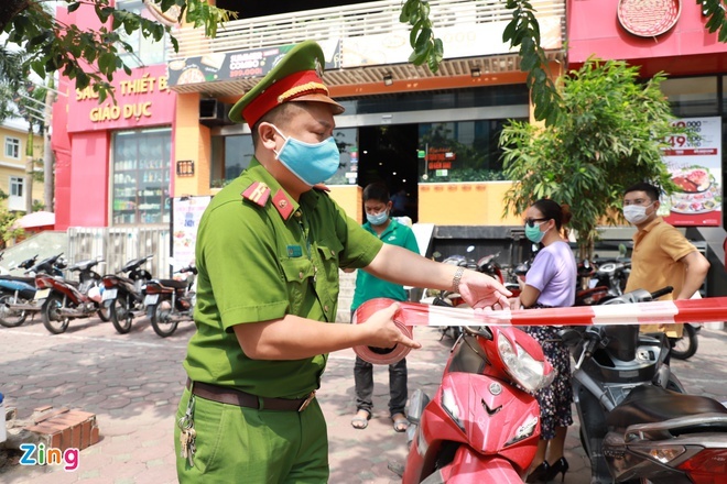 Hà Nội phong tỏa quán pizza có ca nghi nhiễm Covid-19