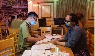 Bất chấp lệnh cấm, một quán ăn ở Đà Nẵng vẫn bán hàng qua mạng