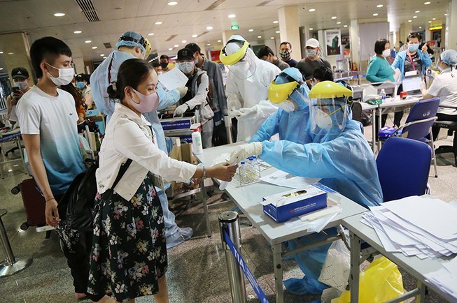 Nữ hành khách Việt Nam được phát hiện dương tính Covid-19 khi đến Nhật Bản