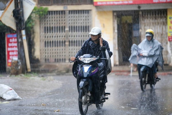 Tin tức thời tiết ngày 12/8/2020: Chiều tối có mưa dông diện rộng trên cả nước