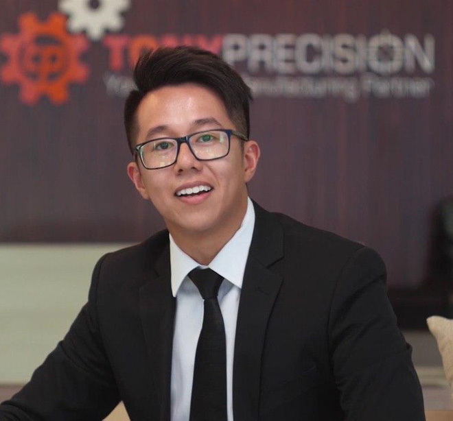 Bất ngờ trước loạt ảnh thời 'chưa dậy thì' của CEO Matt Liu - bạn trai hiện tại của Hương Giang