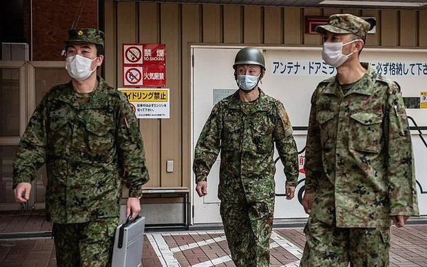 Nhật báo động việc lây nhiễm Covid-19 trong quân đội 
