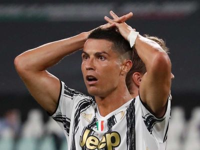 Juventus muốn bán Ronaldo cho Barcelona