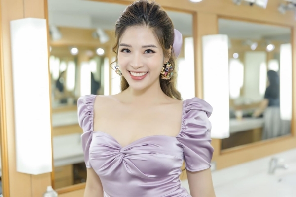 Hoa hậu Phan Hoàng Thu, NSND Công Lý và MC Thanh Vân ủng hộ 3 máy oxy giá 500 triệu cho Quảng Nam