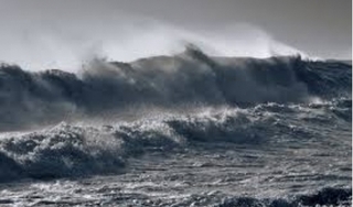 Xuất hiện áp thấp nhiệt đới khả năng mạnh thành bão gần Biển Đông