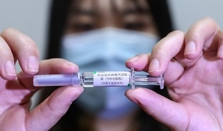 Trung Quốc phê chuẩn vaccine Covid-19 đầu tiên của nước này 