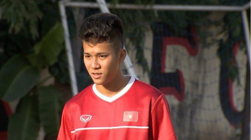 Tiền đạo Lê Minh Bình ghi bàn trong trận đấu của U22 Việt Nam