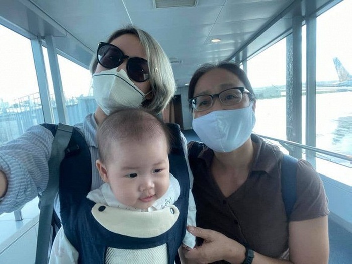 MC Phí Linh bất cẩn làm con gái 8 tháng tuổi bị bỏng