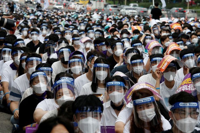 Hàng nghìn bác sĩ ở Hàn Quốc đình công để phản đối chính sách y tế mới 
