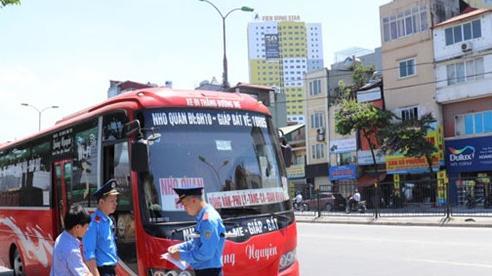 Hà Nội: CSGT bị tố 'bảo kê' điểm đón khách trái phép ở Thanh Xuân